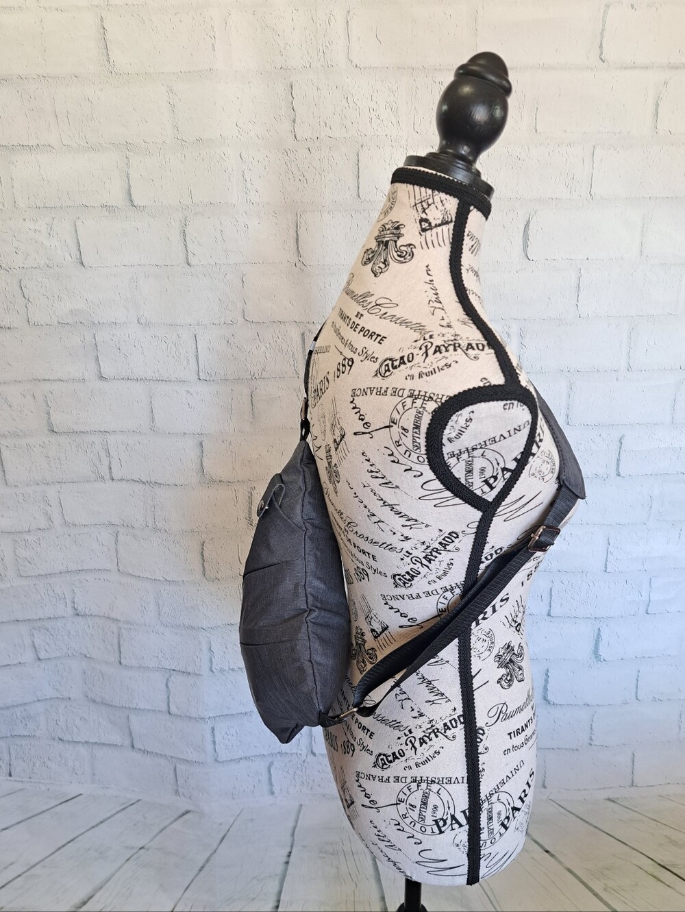 New Gray Swing Bag From Wander - Picture 2 of 14